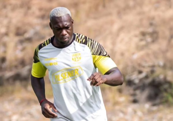 Felipe Caicedo evalúa su futuro en Barcelona SC por problemas físicos