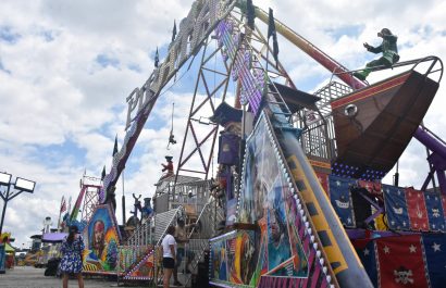 Feria y atracciones mantienen actividad en Santo Domingo luego de celebración por la cantonización