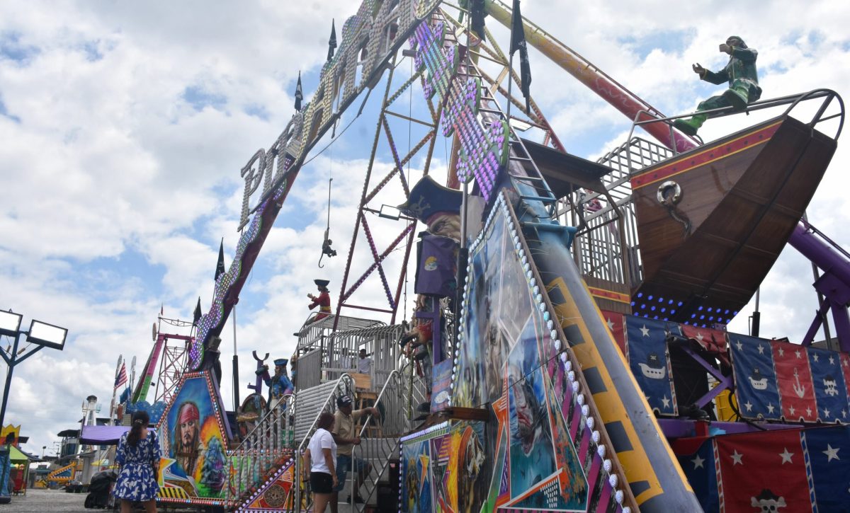 Feria y atracciones mantienen actividad en Santo Domingo luego de celebración por la cantonización