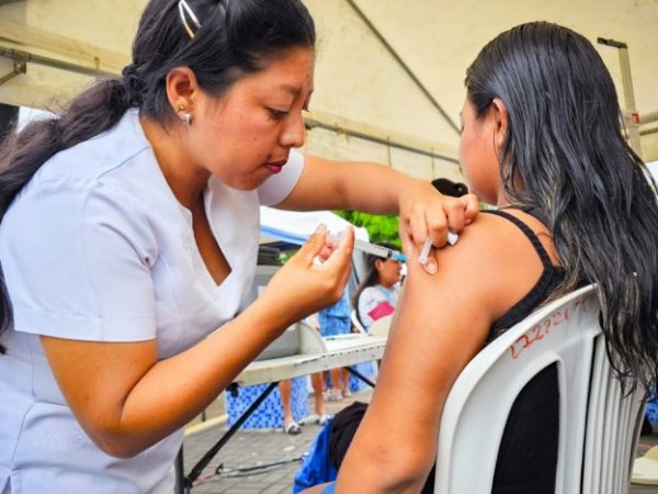 Fiebre amarilla en Ecuador ¿Dónde vacunarse tras la primera muerte de este 2025