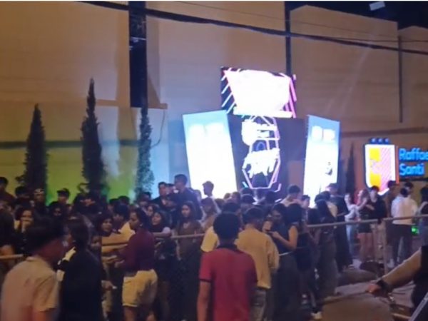 Fiesta de novatada en Raffaello Santi de Portoviejo genera caos por aglomeración