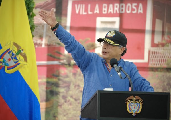 Fiscalía abre indagación formal por grabaciones que apuntarían a un plan para sacar a Petro del poder