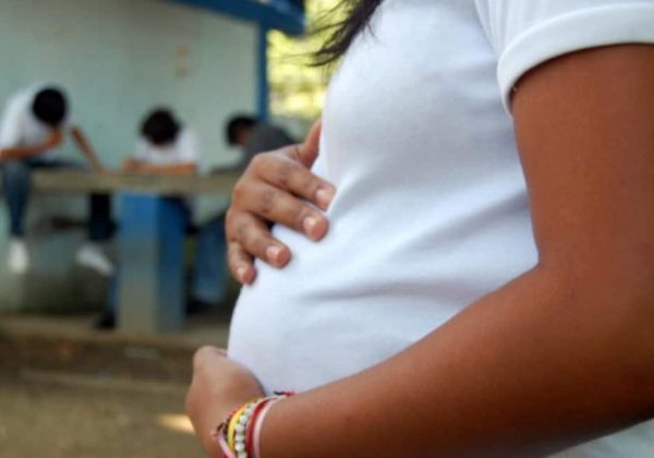 Fiscalía de Paraguay investiga muerte de niña abusada y embarazada a los 13 años.