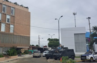 Personal de Seguridad estuvo en la noche y el día en el hotel Oro Verde de Portoviejo. FOTO: El Diario.