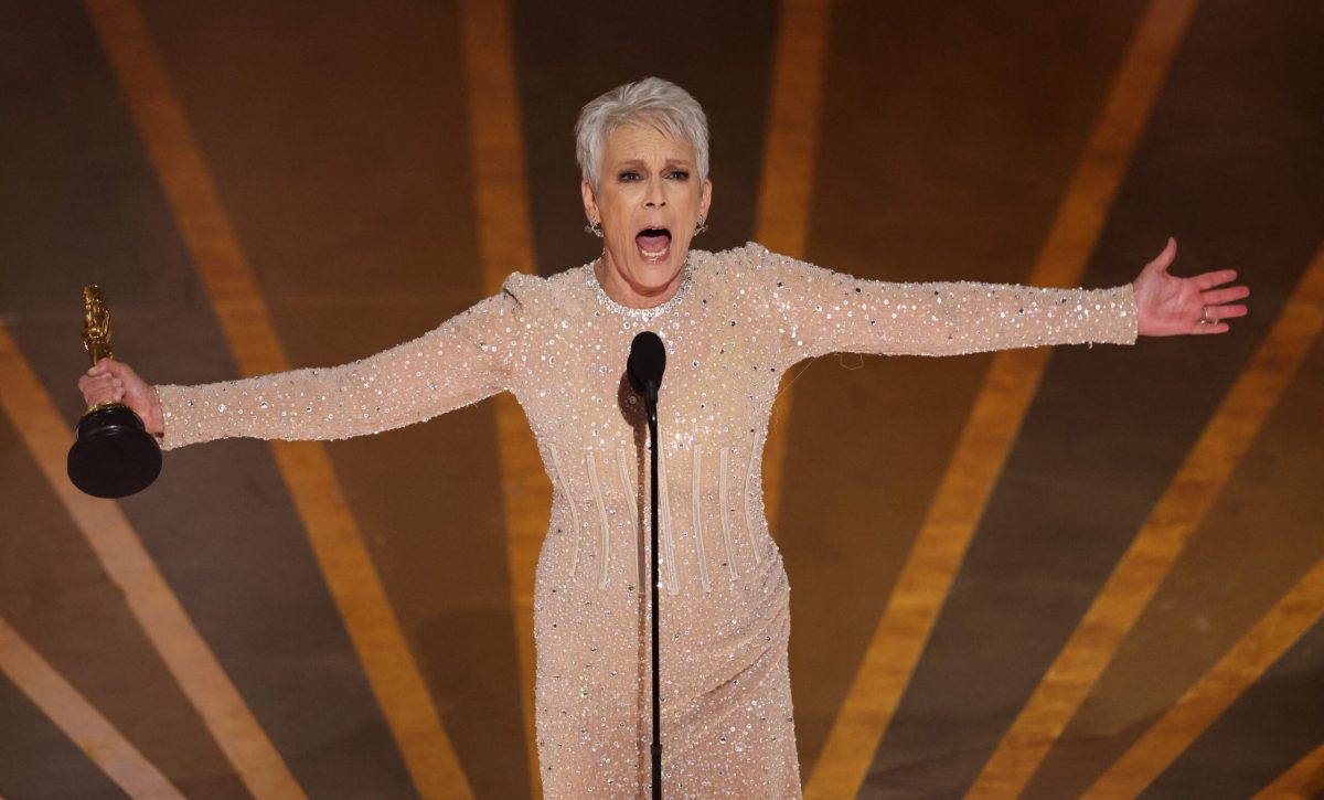 Jamie Lee Curtis se sometió a una cirugía estética para mejorar la apariencia de sus ojos, pero después se arrepintió.