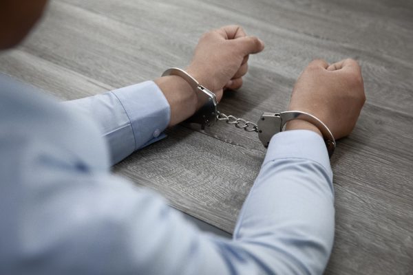 Fraude académico en universidad de Ecuador: Policía Nacional detiene a cinco personas por usar identidades falsas en examen de ingreso