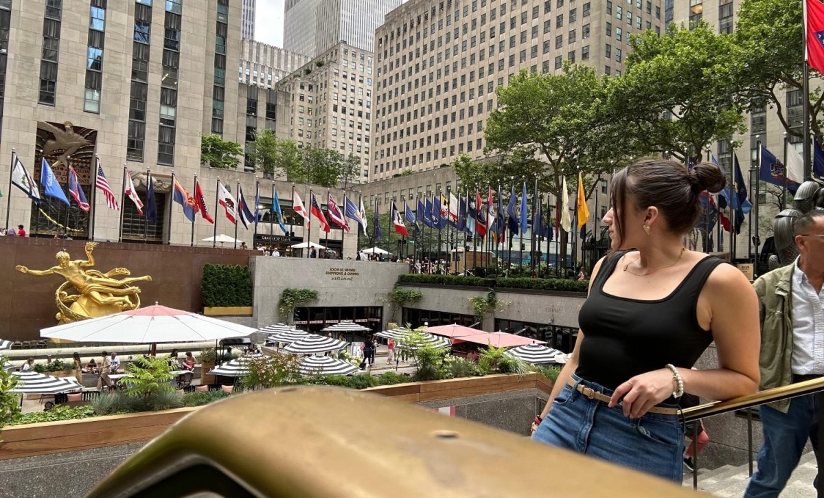 Frente al icónico Rockefeller Center, parada obligada para miles de migrantes que sueñan con llevarse un recuerdo de la Gran Manzana.