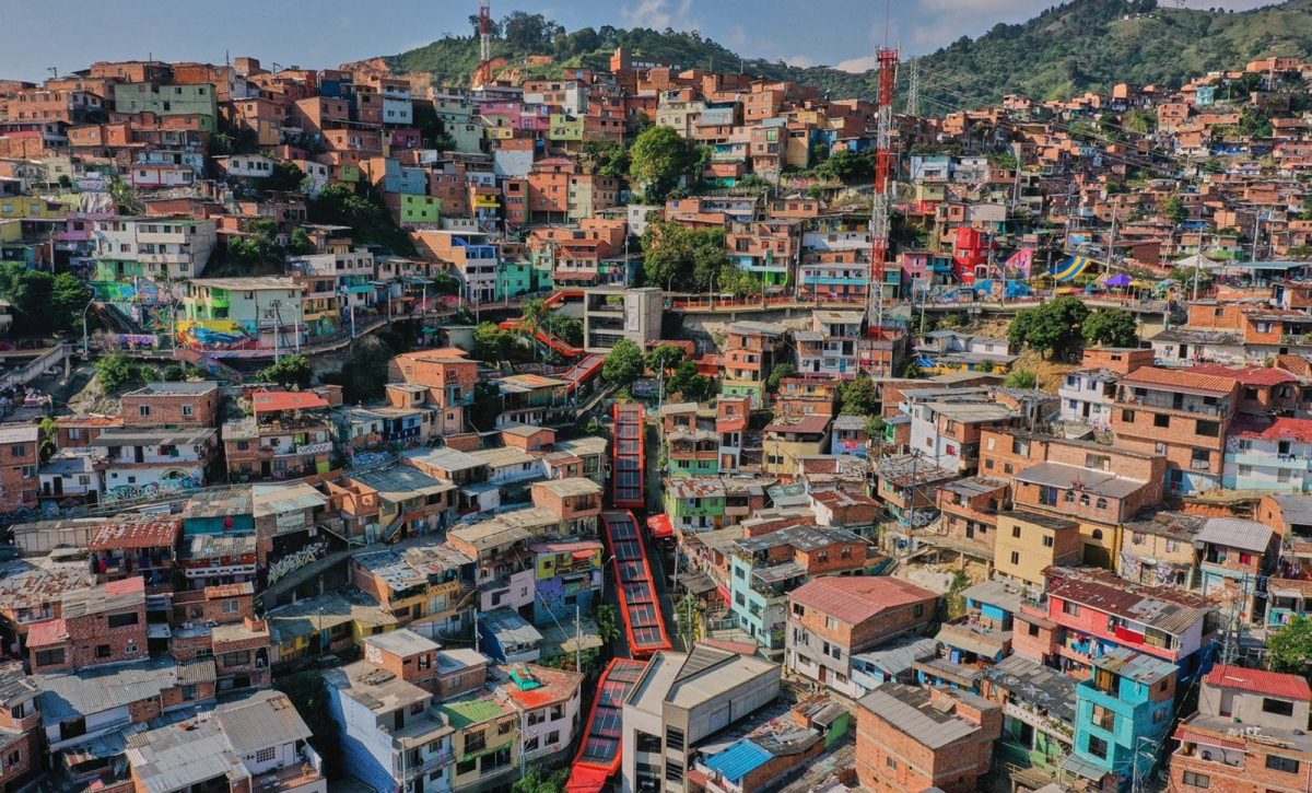 Fueron víctimas de desaparición forzada en Medellín Cadáveres estaban bajo 56.000 metros cúbicos de escombros