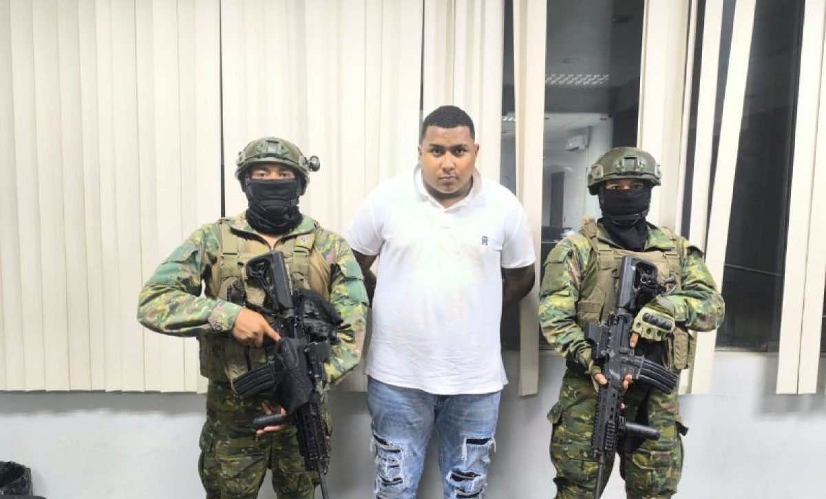 Fuerzas Armadas capturan en Quevedo a presunto miembro de 'Los Lobos'