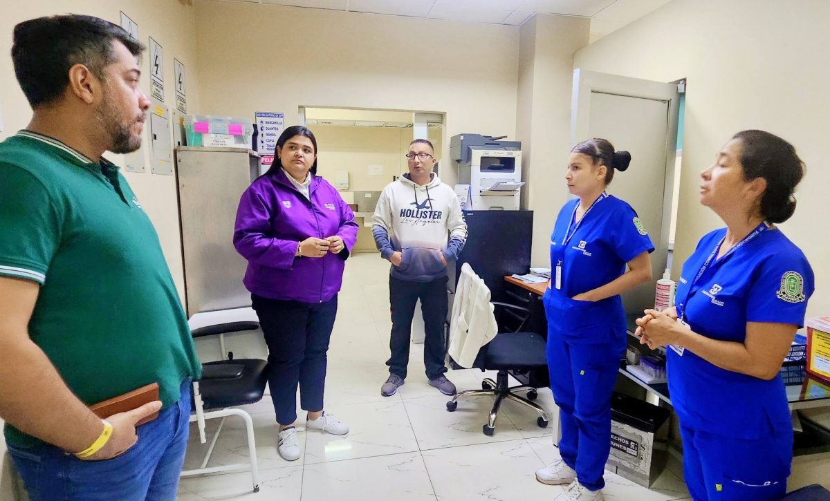 Funcionarios de la Coordinación de la sede de la Zona 4 de Salud realizaron una inspección en el hospital Gustavo Domínguez, sore calidad de atención y abastecimiento de medicina.