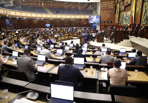 Parlamento ecuatoriano suspende labores ante protestas sociales. FOTO: @AsambleaEcuador.