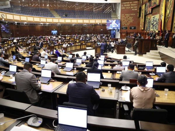 Parlamento ecuatoriano suspende labores ante protestas sociales. FOTO: @AsambleaEcuador.