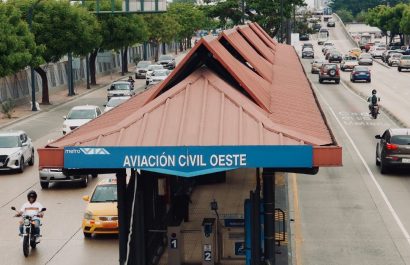 Usuarios de la Metrovía mantienen servicio en paradas cercanas a la Av. de las Américas, aunque con ajustes temporales.