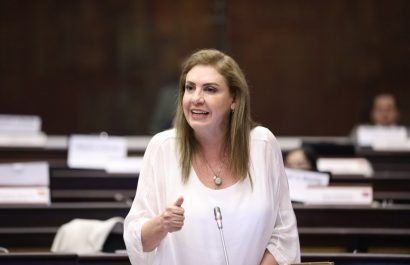 La legisladora de Revolución Ciudadana (RC), Nuria Butiñá. FOTO: @AsambleaEcuador