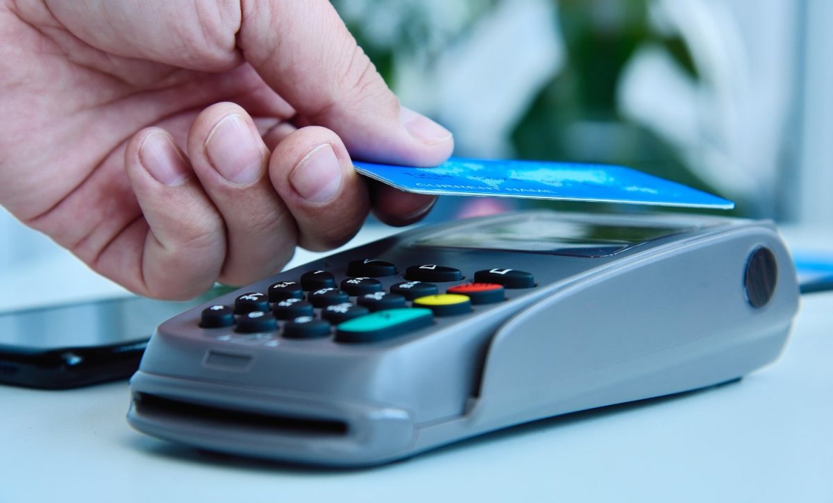 El aumento en el uso de tarjetas de crédito refleja un cambio en los hábitos de consumo, pero también un desafío para los usuarios.