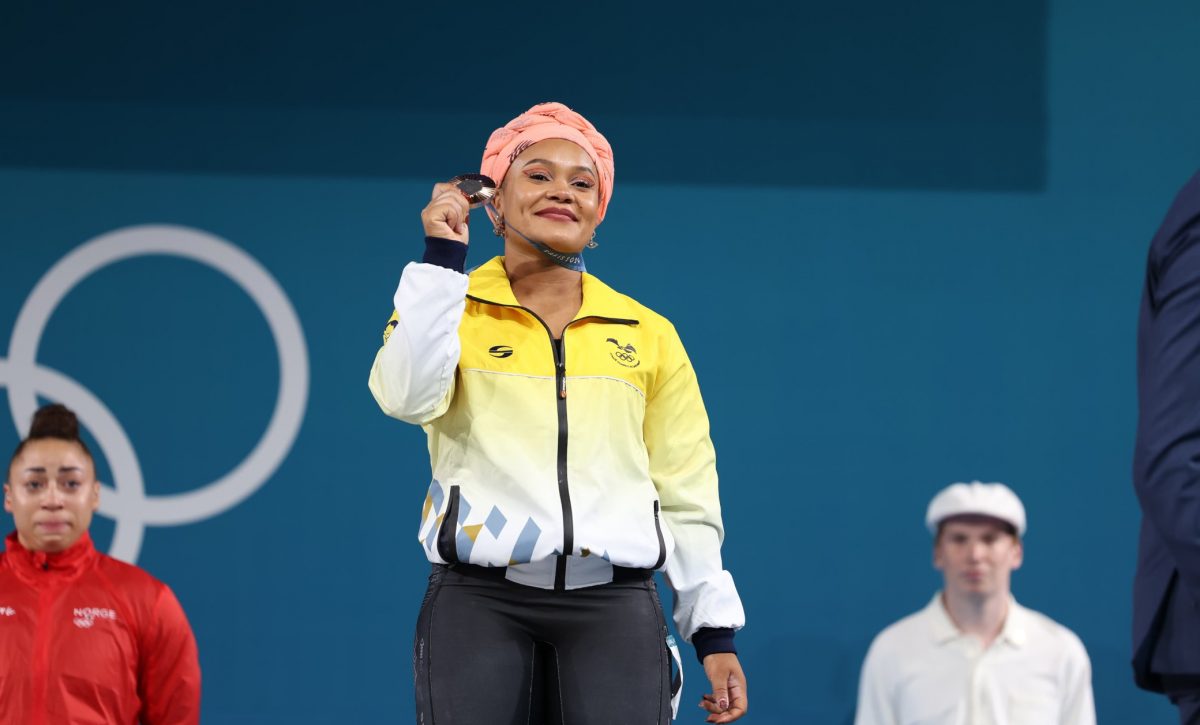La pesista ecuatoriana Neisi Dajomes durante su participación en los Juegos Olímpicos de París.