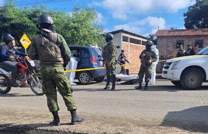 Gabriel Calle, Richard Benenaula y Johan Caiza Simbaña; así se identificó a los tres guías penitenciarios asesinados este lunes