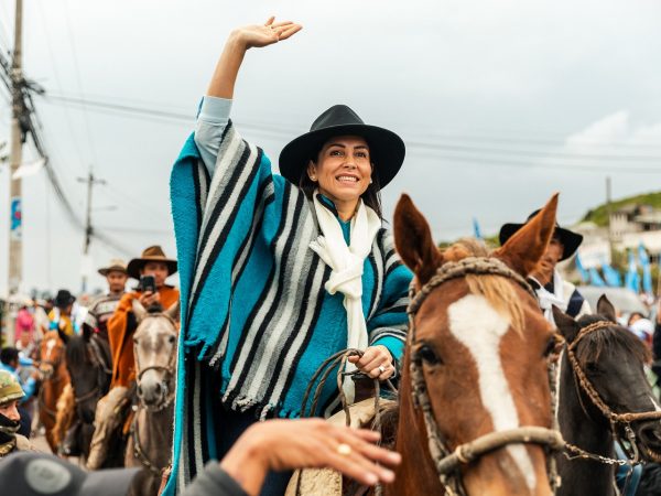Gestores de paz: la propuesta de Luisa González que preocupa en Ecuador.