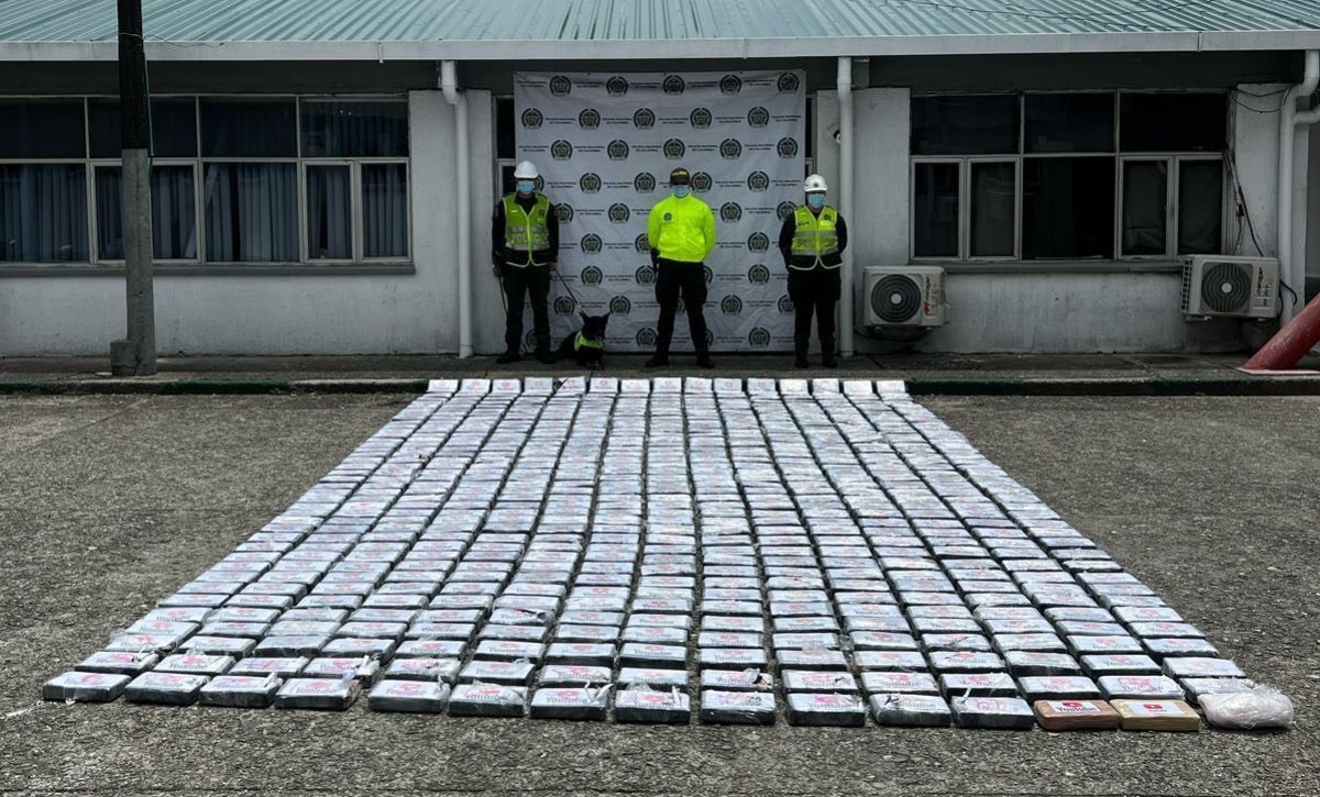 Decomiso de droga de Guayaquil en puerto de Colombia