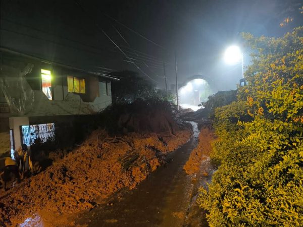 Tragedia en Loja, adultos mayores mueren sepultados por un deslizamiento; las víctimas eran esposos.