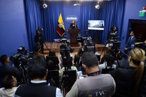 Gobierno anuncia construcción de nuevo eje vial y entrega más de 166 millones en créditos productivos