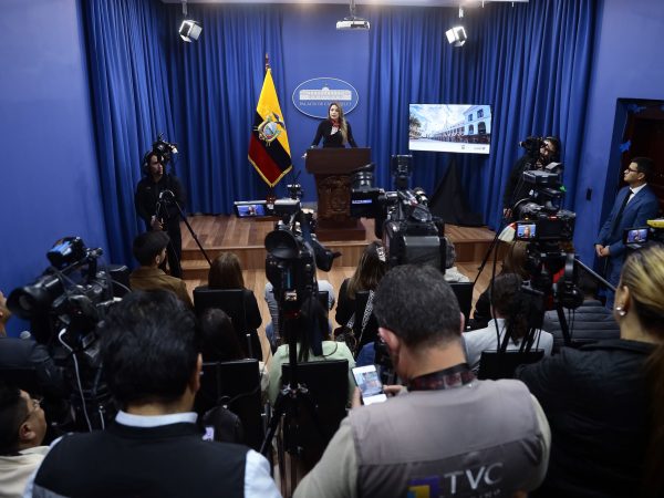 Gobierno anuncia construcción de nuevo eje vial y entrega más de 166 millones en créditos productivos