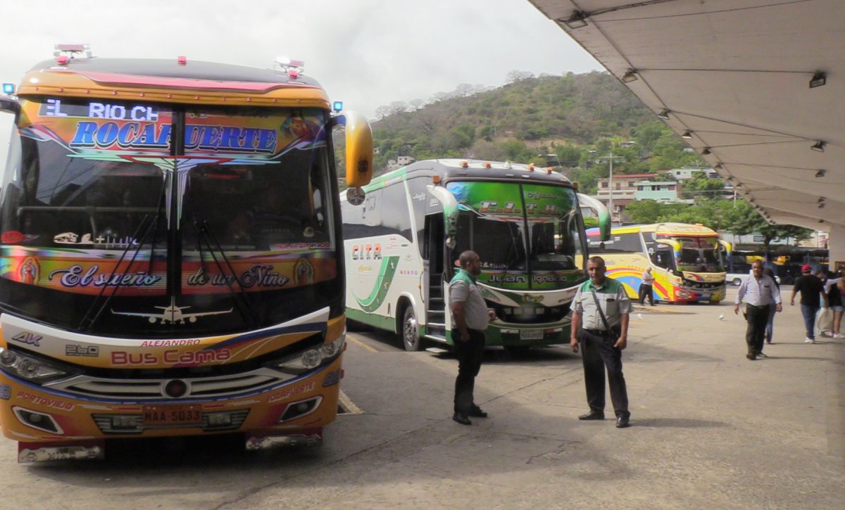 Gobierno de Daniel Noboa redefine compensaciones para transportistas ¿qué cambia y cómo afecta al sector.