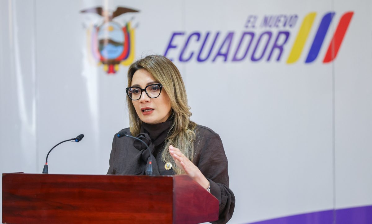 Gobierno de Ecuador advierte sanciones por paralizar servicios públicos durante el paro nacional de la Conaie.