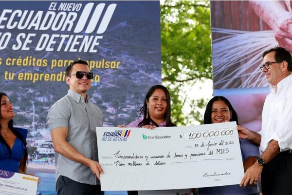 Gobierno de Ecuador anuncia más financiamiento para beneficiarios de bonos del MIES 150.000 personas accederán a créditos hasta 2026