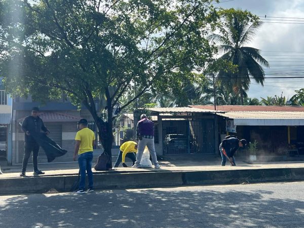 Gobierno de Ecuador cierra programas jóvenes y ecuatorianos en acción en mayo de 2025