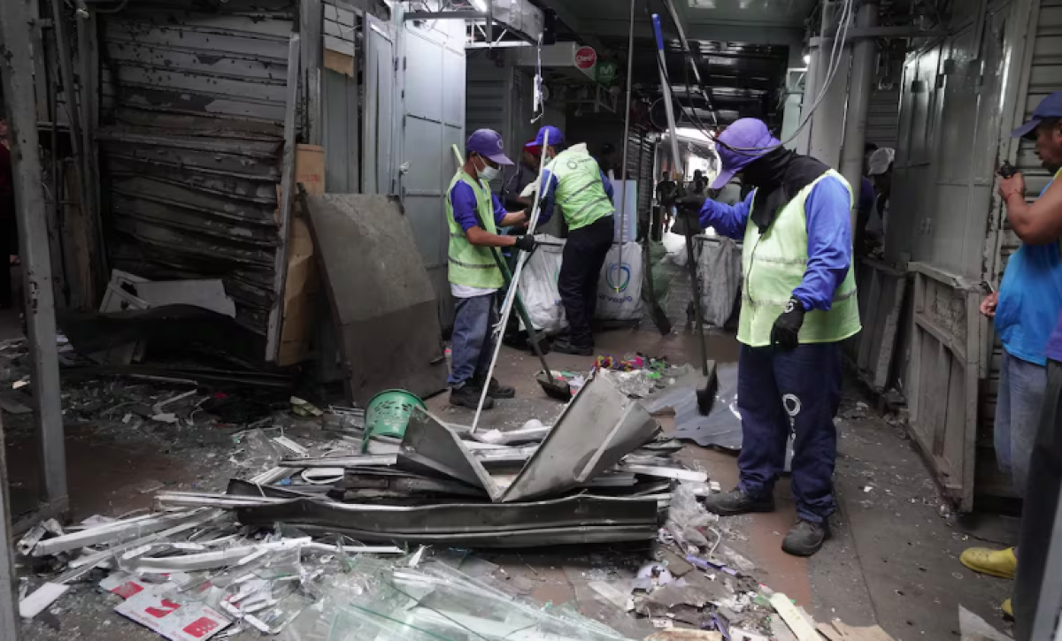 Gobierno de Ecuador se pronuncia tras ataque con explosivos en la Bahía de Guayaquil comerciantes extorsionados guardan silencio