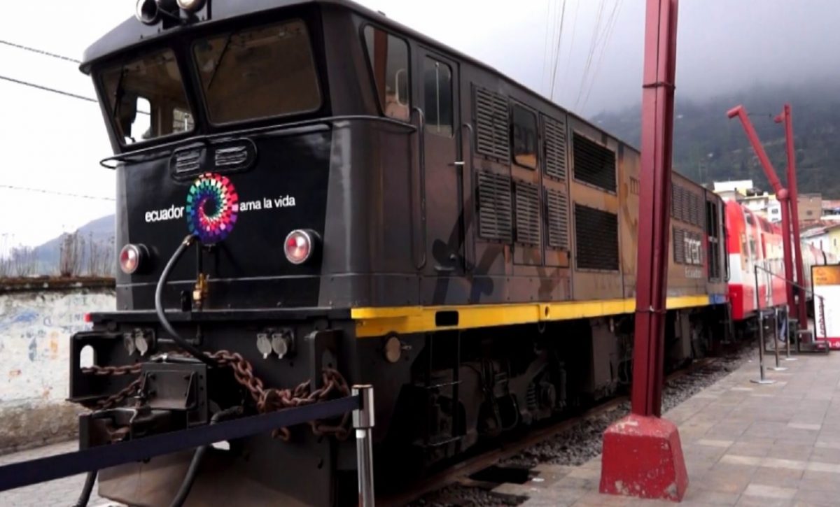 Gobierno de Noboa extiende liquidación de ferrocarriles del Ecuador hasta 2025 y reactiva rutas turísticas