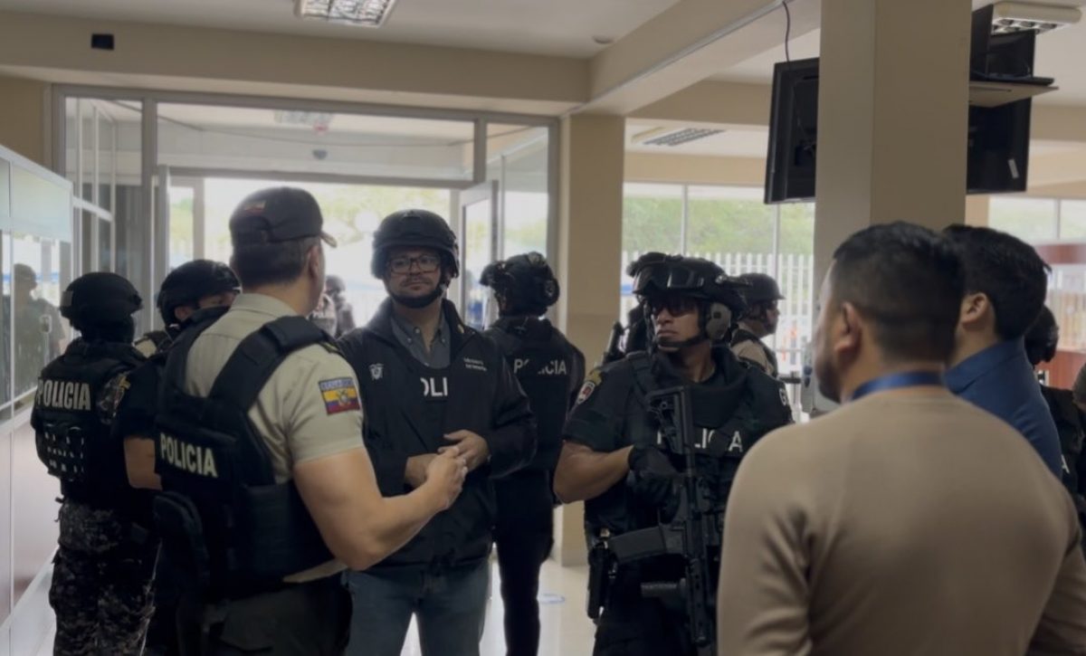Gobierno ecuatoriano califica a agencias de tránsito de Manta y Durán como "centros de extorsión"