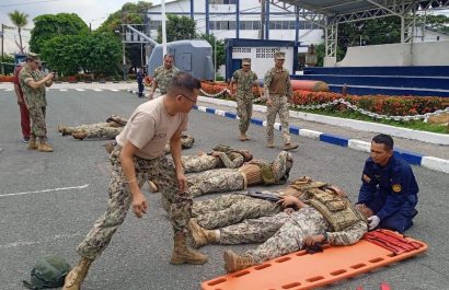 La Armada del Ecuador destinó dos helicópteros y un equipo de 10 paramédicos para el ejercicio.
