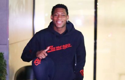 Gonzalo Plata acompaña a Flamengo en el Mundial de Clubes pese a lesión