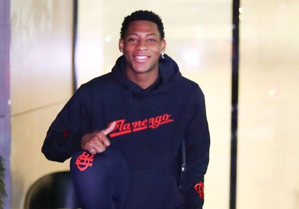 Gonzalo Plata acompaña a Flamengo en el Mundial de Clubes pese a lesión