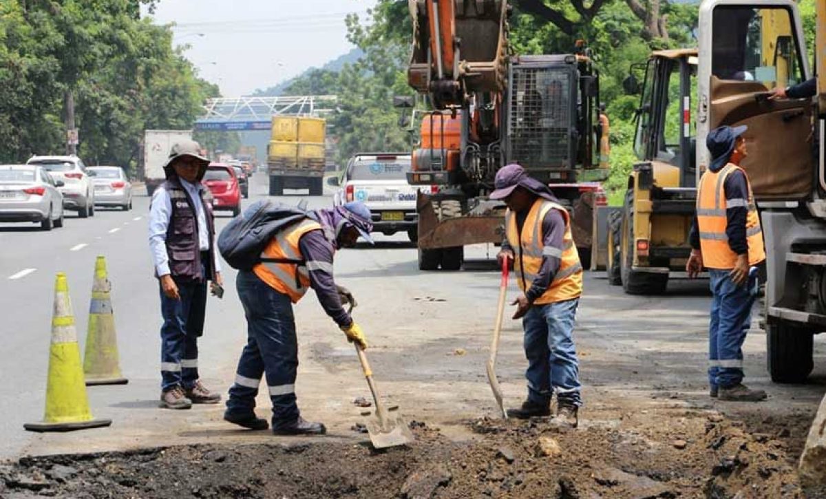 En 2025, Guayaquil ejecuta 90 frentes de trabajo, incluyendo la Vía a la Costa.