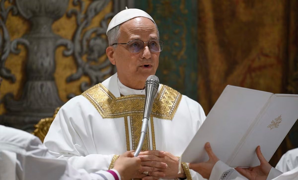 Dos mujeres proclamaron las lecturas en la primera misa de León XIV en la Capilla Sixtina