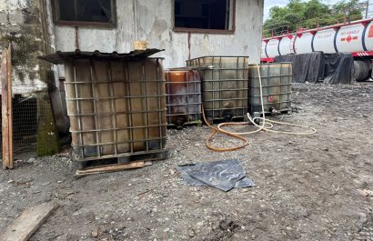 El combustible era almacenado en cisternas, dijo la Policía.