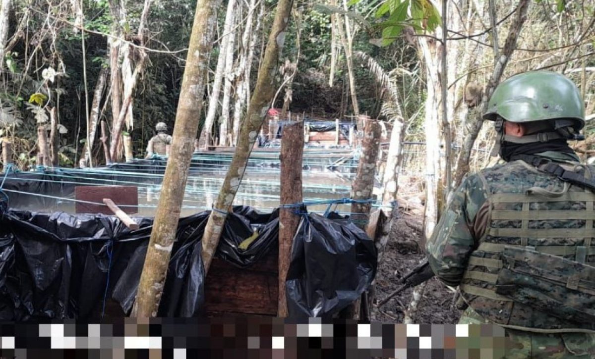 Militares detectaron una piscina clandestina de gasolina en Shushufindi.
