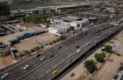 Con cuatro carriles de circulación, el paso en la Avenida de las Américas en sentido sur-norte beneficia a más de 104.000 vehículo