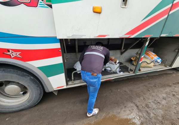 Dos hombres detenidos por el delito de transporte de municiones.