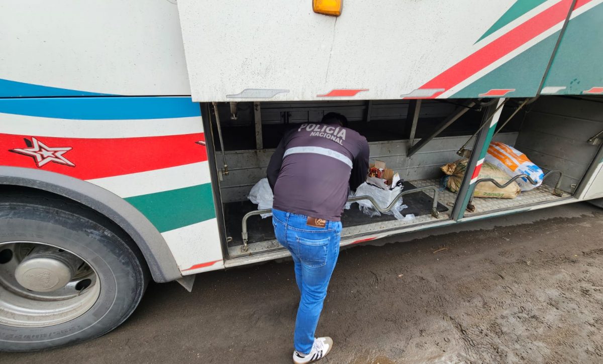 Dos hombres detenidos por el delito de transporte de municiones.