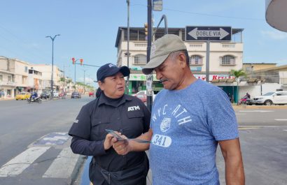 Los vehículos estacionados en los carriles exclusivos de la Troncal 4 enfrentarán sanciones.