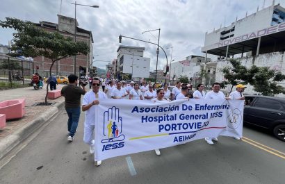 Gremios conmemoran el Día del Trabajo con una marcha en Portoviejo