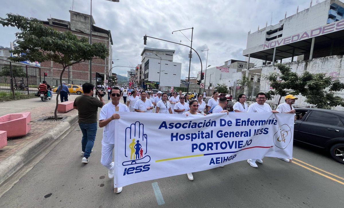 Gremios conmemoran el Día del Trabajo con una marcha en Portoviejo