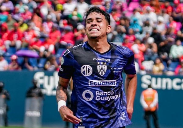 Kendry Páez es considerado una de las mayores promesas del fútbol sudamericano, se destacó en Independiente del Valle por su talento y visión de juego.