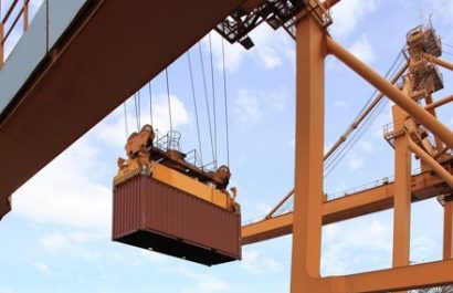 La Unión Europea mantiene en suspenso un primer paquete de contramedidas contra Estados Unidos