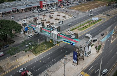 Se inauguran dos pasos peatonales en los kilómetros 11.8 y 14.2 de la Vía a la Costa.