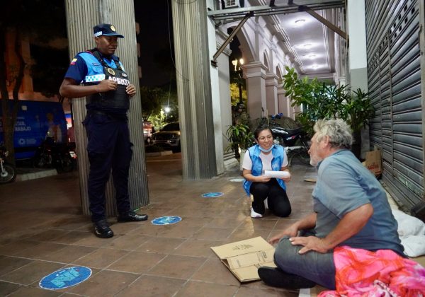 Los beneficiarios de DASE reciben cinco comidas diarias, atención médica, apoyo psicológico, talleres ocupacionales .